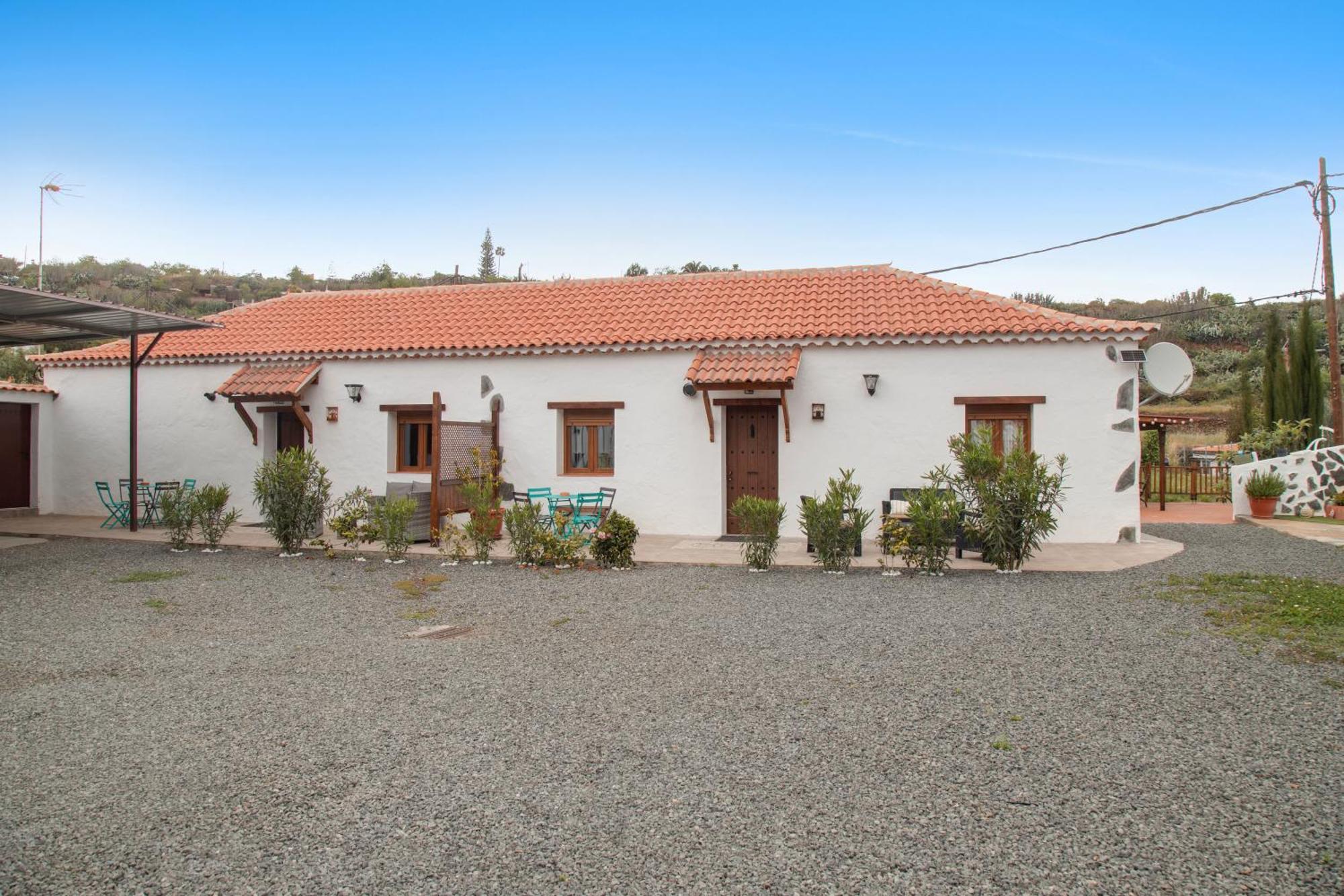 Villa La Tirajanera 2 *